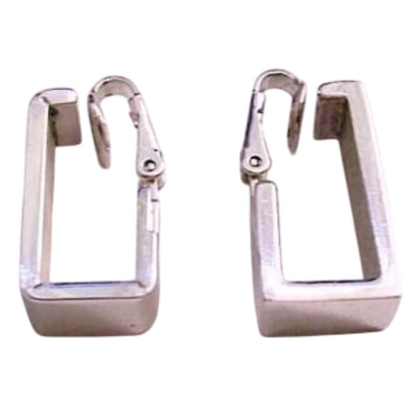 Avon Square Hoop Clip On Earrings Silver Tone Vintage Geometric 1976 - Picture 2 of 4